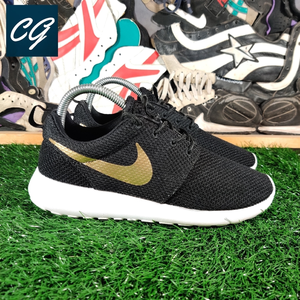 Nike Roshe Run Custom Black Gold Swoosh